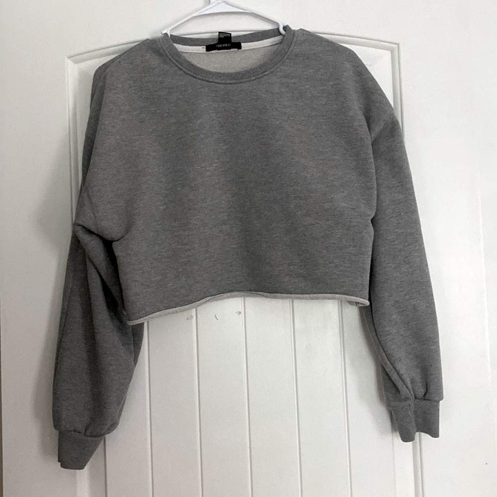 FOREVER 21 LONG SLEEVE CROP TOP